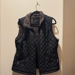Weatherproof Black Quilted Vest with Faux Fur Trim